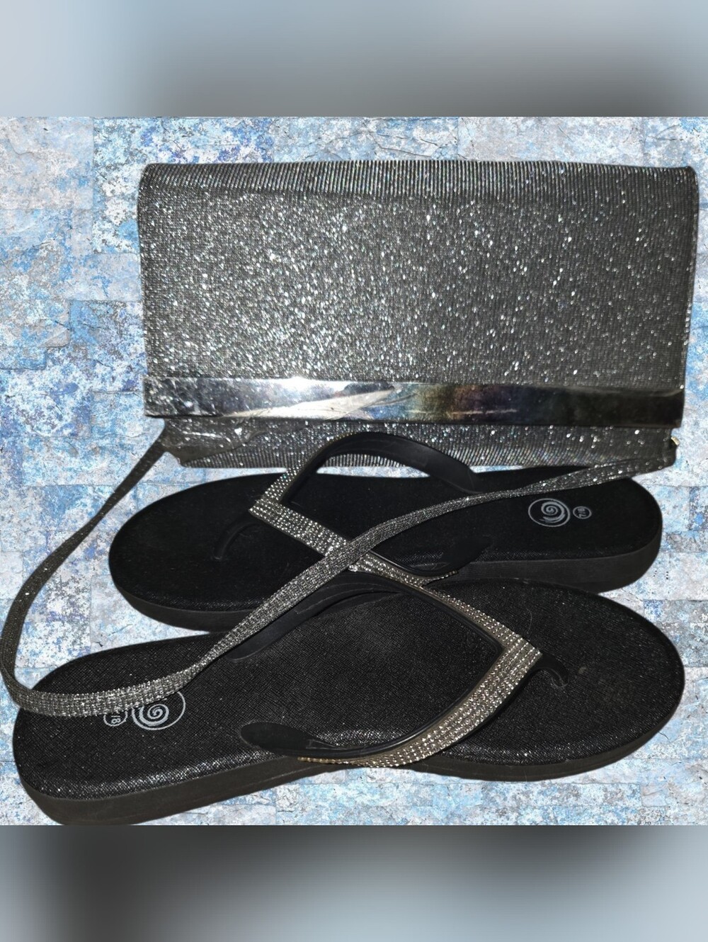 Women’s Black Rhinestone Flip Flop Sandals- Silver Hugh Clutch Bag
